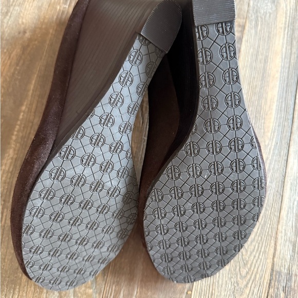 Lilly Pulitzer Brown Suede Peep Toe Wedges - Picture 4 of 12